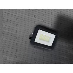 LED reflektor 30W fekete IP65 4000K 154x114x36mm - LF0023