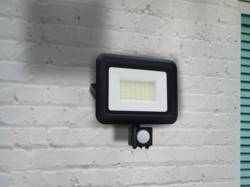 LED reflektor 30W 2400lm 4000K IP44 PIR mozgásérzékelővel - LF0023S