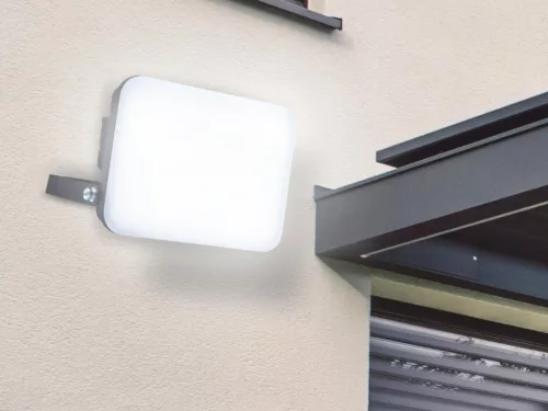 LED reflektor 30W, 2850 lm, 4000K semleges fehér, IP65, 163x140x54 mm - LF7023