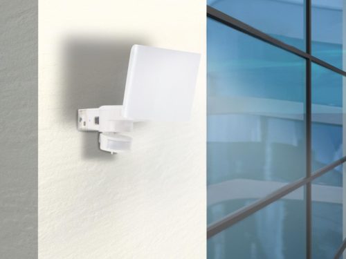 LED Reflektor 24W 1900lm 4000K IP54 PIR érzékelő LFX121